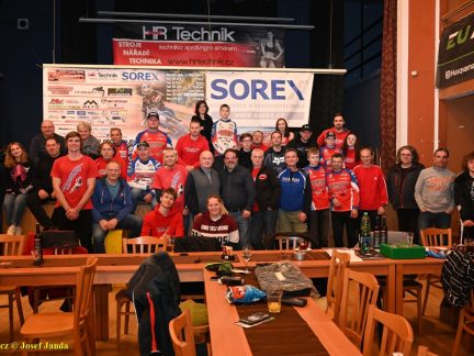 Motosport Chýnov se v pátek sešel na tradiční schůzi. Předseda Evžen Zadražil zhodnotil uplynulou sezonu