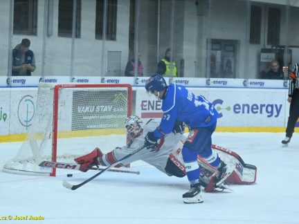 VIDEO: Drama s rezervou Pardubic rozhodl v sedmé sérii nájezdů Bernad. Kohouti proti poslednímu celku opět nevyužili dvojnásobnou přesilovku
