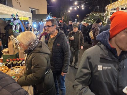 Z Lomského vánočního jarmarku putuje onkologicky nemocným dětem rekordní částka