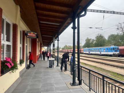 Od neděle budou platit nové jízdní řády. Změny se dotknou vlaků i autobusů