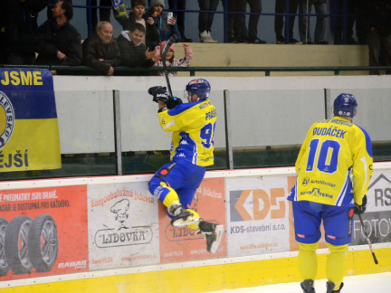 Výhra pro Masa! Lukáš Prášek hattrickem režíroval otočku s Vrchlabím