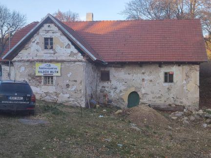 Vildův mlýn v Jistebnici měl být zbourán. Nadšenci ho zachránili a pořádají tu kulturní akce