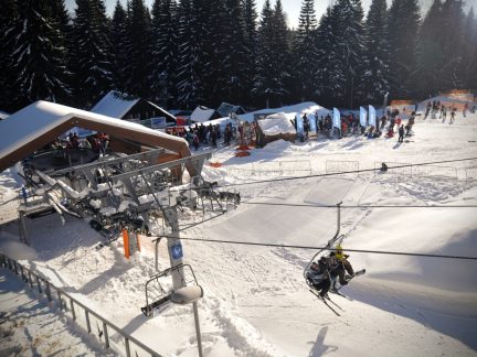 Na šumavském Špičáku se lyžuje na třech sjezdovkách a dětském hřišti
