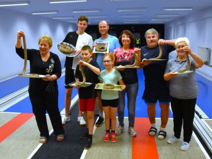 Strakonická kuželna hostila už 33. ročník turnaje O metrovou jitrnici