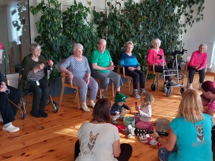 Děti z dětské skupiny Gumpík přinášejí radost do G-centra Tábor