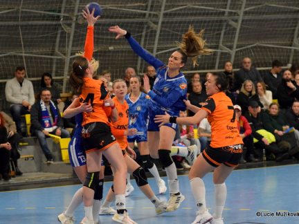 Sokolky se statečně rvaly, body ale putovaly do Mostu