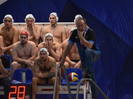 Na Kometu neumí. Vodní pólisté doma vysoko prohráli