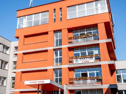 Nemocnice Prachatice s okamžitou platností omezila režim návštěv