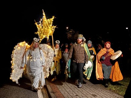 Andělé pluli po Lužnici, lidé šli za Ježíškem. Soběslavští tvořili betlémský příběh