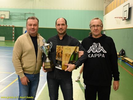 VIDEO: Vánoční turnaj v Dražicích vyhráli Michal Kolář a Štěpán Pistulka