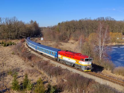 Silvestrovské jízdy s Brejlovcem povedou až do Kubovy Hutě