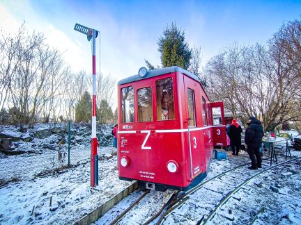 Zahradní železnice u Předního Topiče v Blatné rozdává radost napříč generacemi