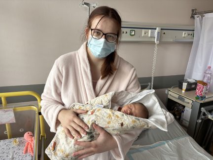 Emma ze Sezimova Ústí přispěchala na svět jako první v Jihočeském kraji