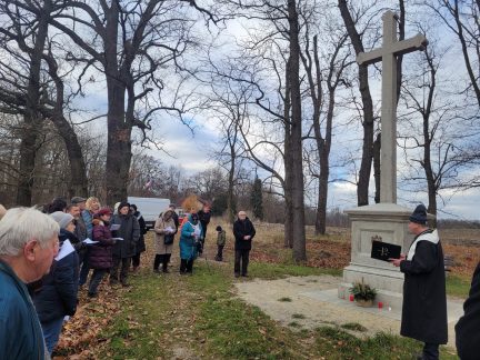 Historický kříž u Vondrova na Českobudějovicku prošel rekonstrukcí