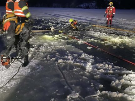 Provoz ledové magistrály je po nehodě osmikolky v ohrožení. Ledaři potřebují pomoc