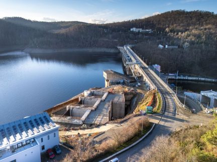 Od pondělka se uzavírá silnice na hrázi Orlické přehrady v Solenicích