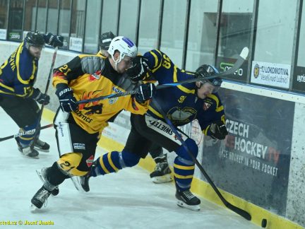 VIDEO: Lokomotiva dotáhla s rezervou Milevska dvoubrankovou ztrátu. Nájezdy rozhodl povedeným blafákem David Kratochvíl