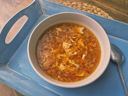 DOBROTY: Pikantní čínská polévka se zeleninou a vejcem