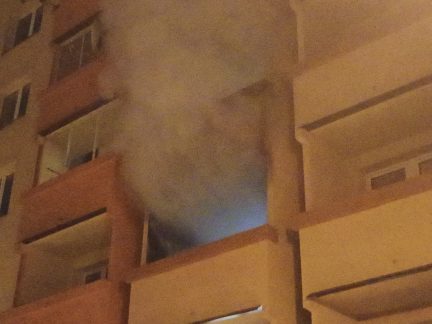 Tragický požár v bytě v Budějovicích: Muž zemřel, popálená žena je v nemocnici