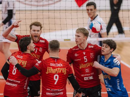 Volejbalisté Jihostroje zapsali povinné vítězství s oslabeným Zlínem