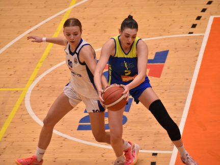 VIDEO: Strakonické kadetky poprvé prohrály, přesto uhájily první místo