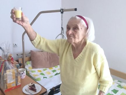 Melanie Benešova ze Strakonic oslavila 101. narozeniny. Nebere žádné léky a chodí pravidelně na procházky