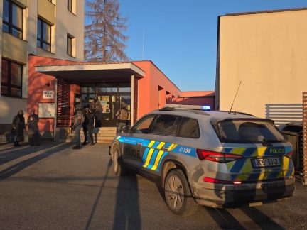 VIDEO: Anonym poslal do škol v Kaplici e-mail. Škola je zaminovaná, psal