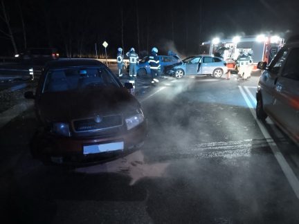 U Temelína se střetla tři auta