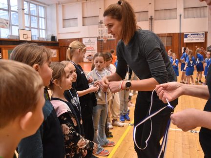 Školská liga v minibasketbale nese jméno Miroslava Vondřičky