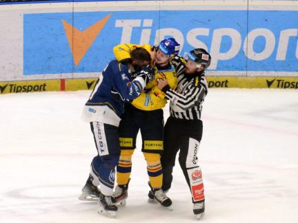 Konec série, Motor poprvé v sezoně podlehl Kladnu