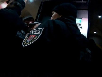 Z večírku zamířil omylem k bývalé manželce