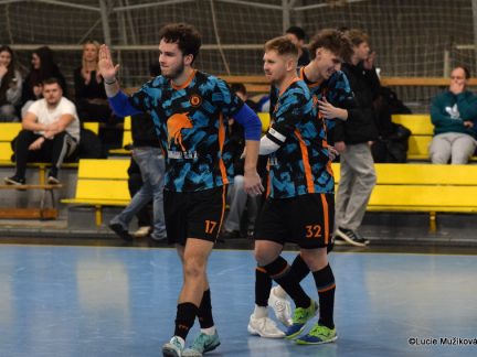 FUTSAL: Semifinále pro Motor, Ovečky a Delfíny, čtvrtou vstupenku bere po skvělém obratu Chelsea