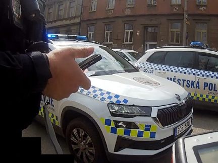 Agresor napadl cestující v budějovické městské hromadné dopravě