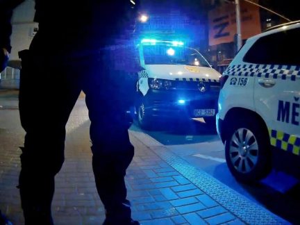 Sedmnáctiletý mladík z Budějovic se opil tak, že v autobuse nebyl k probuzení