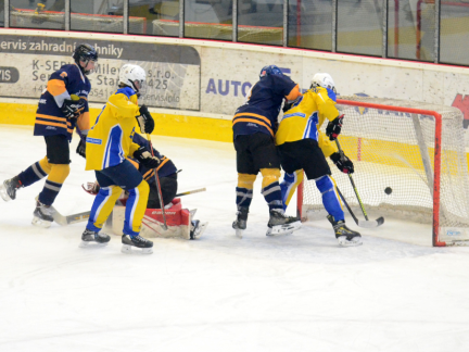 Dorostenci potvrdili prvenství desítkou do sítě Jindřichova Hradce