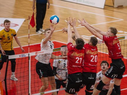 Jihostroj nedal Liberci žádnou šanci, dominoval ve třech setech