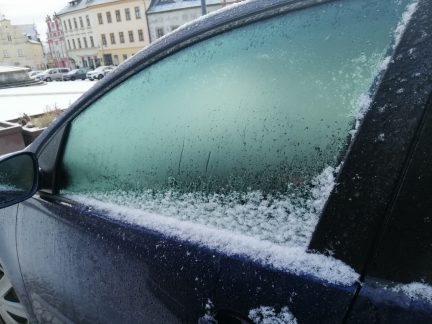 Meteorologové vydali výstrahu před silnou námrazou. Týká se hlavně Jindřichohradecka