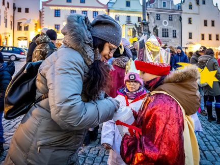 Výtěžek Tříkrálové sbírky na Krumlovsku poputuje na pomoc seniorům i dětem