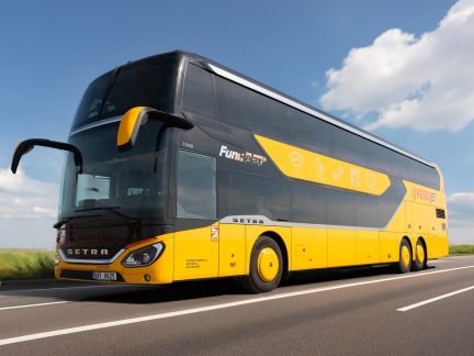 Na trasu Praha – Český Krumlov vyrážejí nové dvoupodlažní autobusy
