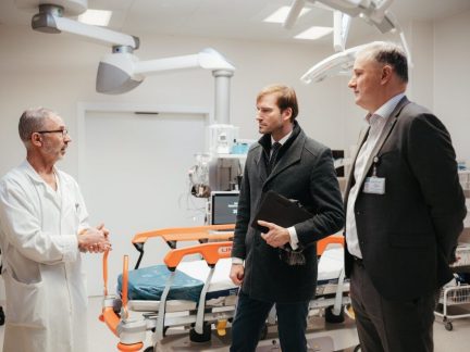 Ministr zdravotnictví Adam Vojtěch navštívil Nemocnici České Budějovice