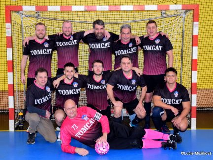 FUTSAL: Tomcat si ke čtyřicátinám postup nenadělil, poslední vstupenky berou Wanasto a Boomers