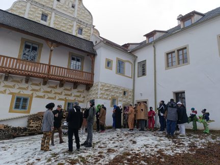 Maškary řádily i na tvrzi v Mladějovicích