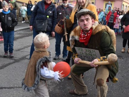 Dají na Milevských maškarách nový rekord? Martin Dejdar bude sčítat masky, Felix Slováček převezme patronát po Aničce