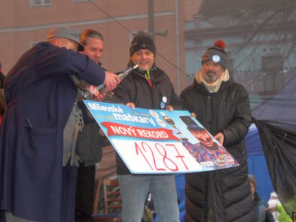 V Milevsku společně dali nový rekord! Maškar šlo v průvodu 1287