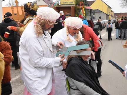 Na skalický masopust dorazila čínská loď. Mravenečci byli opilí a prognostický ústav si nechal prognózu na jindy