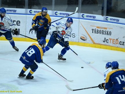 VIDEO: Junioři Tábora se na vítězství v derby s Pískem pořádně nadřeli. Vítěznou trefu zařídil až v poslední části Říha