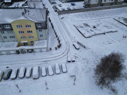 Stavební řízení dál kolabuje. Netrpěliví stavebníci staví načerno a platí radši pokuty