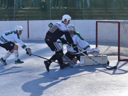 Blatenští hokejbalisté smazali manko, přesto padli o pět gólů