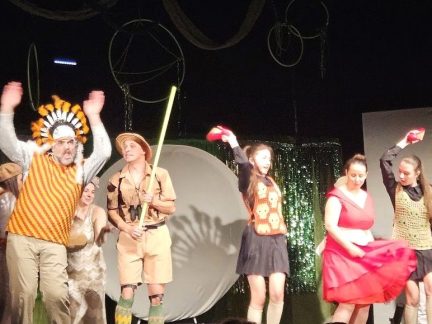 Když slečna Marplová hlídá děti. Dačické kejklování ukazuje sílu jihočeských ochotníků