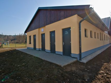 Ve Čkyni slavnostně otevřeli nové zázemí pro sportovce. Domácí fotbalisté to oslavili výhrou